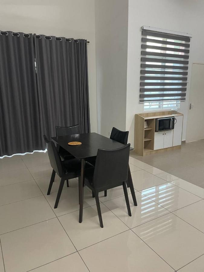 Bungalow Homestay Jasin Perdana Exterior photo